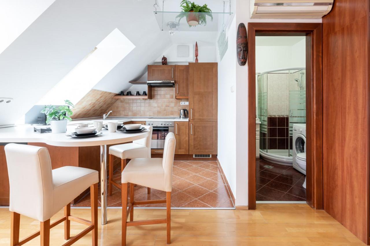 Beautiful Apartment With Ac Budapest Exteriör bild