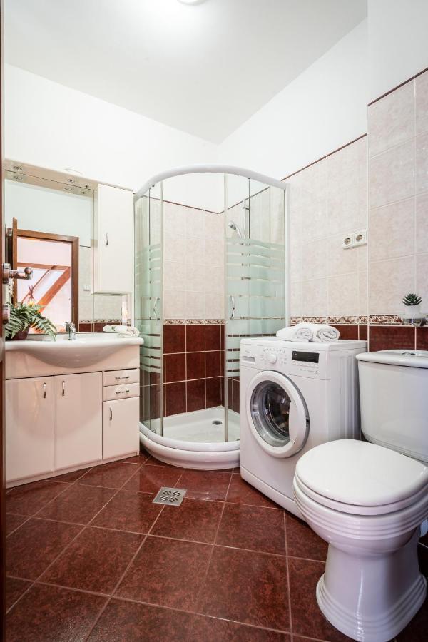 Beautiful Apartment With Ac Budapest Exteriör bild