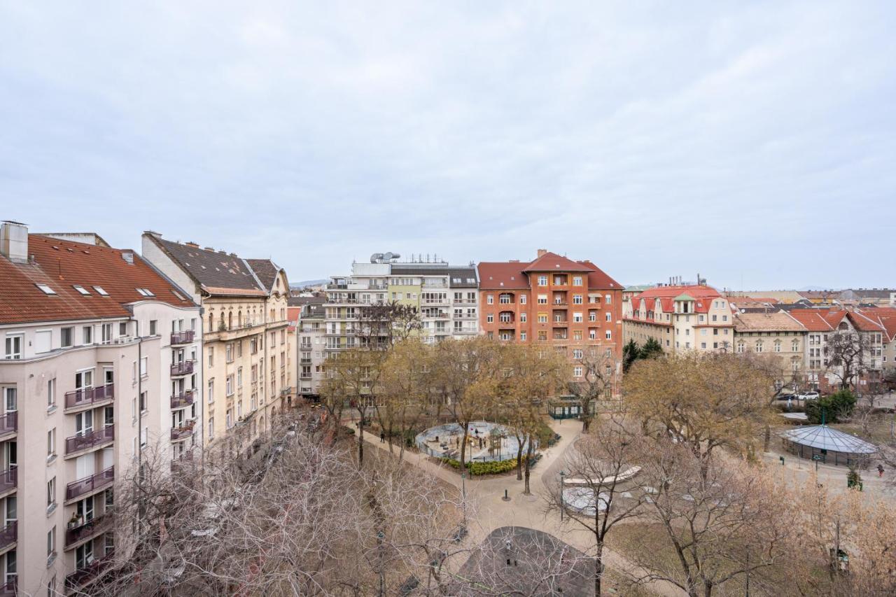Beautiful Apartment With Ac Budapest Exteriör bild